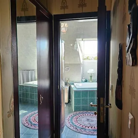 Comfort Of With Charming View Apartmán